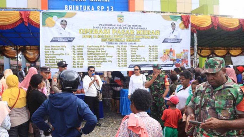 Disperindag Mimika Gelar Pasar Murah di Bhintuka SP 13