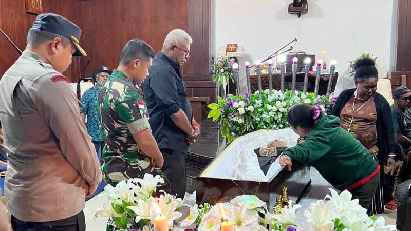 Plt Bupati Mimika : Thom Beanal Tokoh Besar Papua, Sosok yang Bijak dan Pejuang Perdamaian