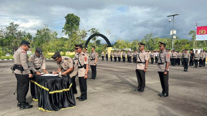 Kapolres Pimpin Upacara Sertijab Empat Pejabat Baru Dilingkup Polres Mimika