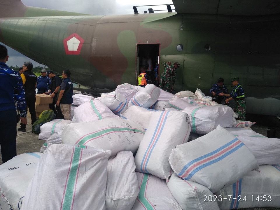 Bantuan Kemanusiaan Panglima TNI Buat Masyarakat di Kabupaten Puncak Tiba di Timika