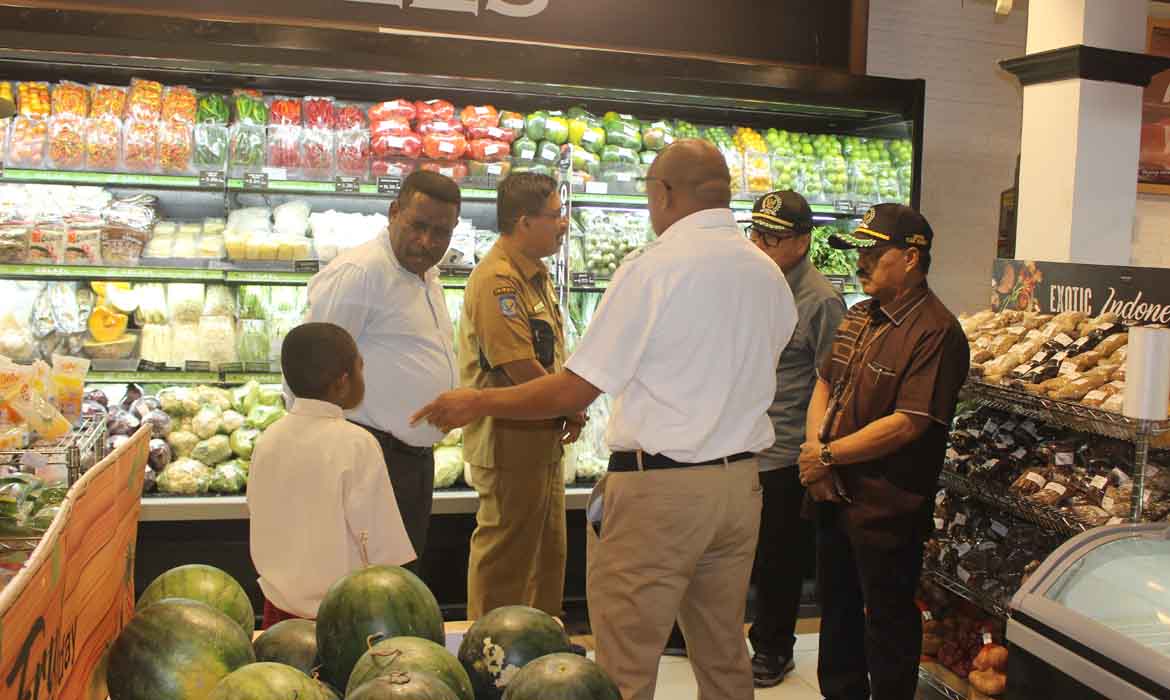 Gelar Sidak Ke Supermarket Gelael Komisi B bersama Disperindag Tidak Temukan Barang Kadaluarsa