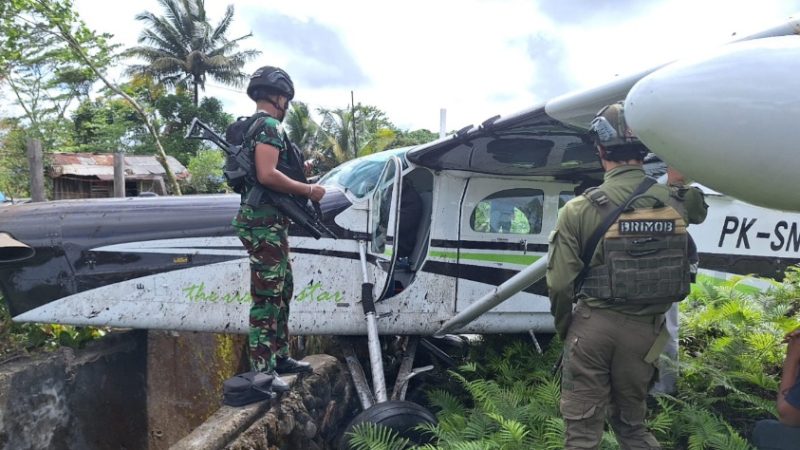 Pesawat Smart Cakrawala Aviation Tergelincir di Bandara Kenyam Kabupaten Nduga