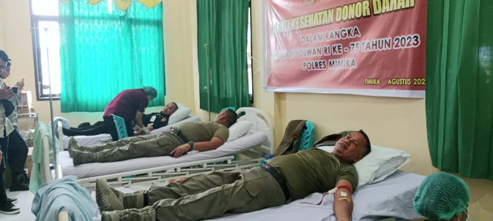 Jelang HUT ke 75 Polwan RI, Polwan Mimika Gelar Donor Darah