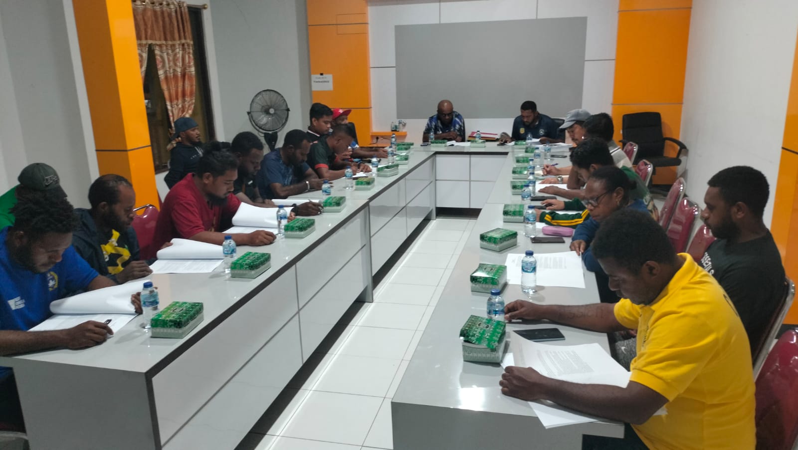 Jelang Pertandingan, Panitia Kompetisi Sepak Bola Bupati Cup 2023 Gelar Technical Meeting