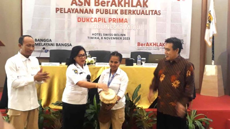Dukcapil Mimika Gelar Bimtek ASN BerAKHLAK Pelayanan Publik Berkualitas
