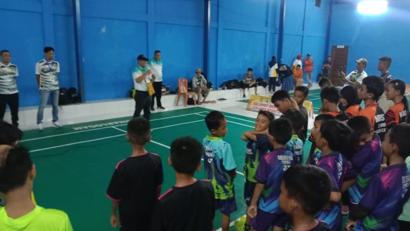 Dibuka Ketua PBSI Mimika, Hari Pertama Turnamen Bulutangkis Porkab Pertandingkan 16 Partai