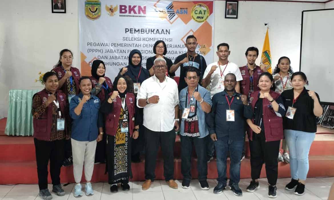 Wabup John Rettob Pantau Ujian CAT Tenaga PPPK Formasi Kesehatan dan Guru, Berharap Semua Peserta Lulus