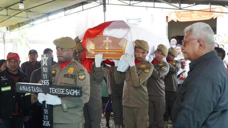 Wabup John Rettob Prihatin Ketidakhadiran Pejabat di Rumah Duka Almarhumah Anastasia Tekege