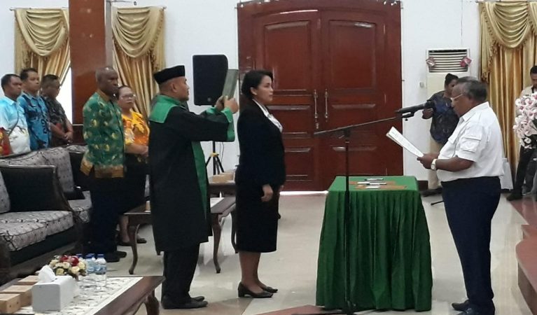 Bupati Mimika Lantik Ida Wahyuni jadi Pj Sekda