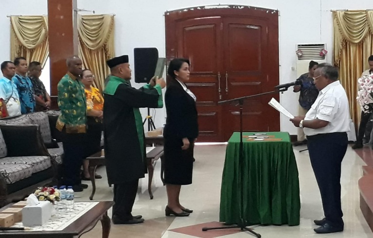 Bupati Mimika Lantik Ida Wahyuni jadi Pj Sekda