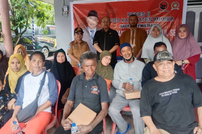 Warga Koperapoka Keluhkan Soal Air Bersih Saat Reses, Jhon Thie : Masih Banyak Yang Belum Nikmati
