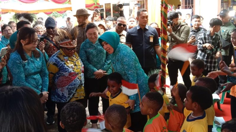 Kunjungi Mimika, TP PKK Pusat Dorong PKK Kabupaten Tingkatkan Kegiatan Sampai ke Tingkat Bawah