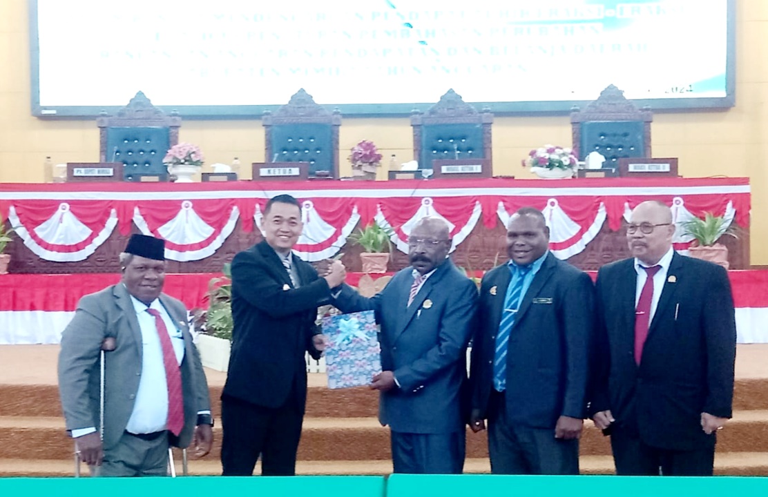 Tujuh Fraksi DPRD Mimika Menyetujui Ranperda APBD- P Tahun 2024 menjadi Perda 
