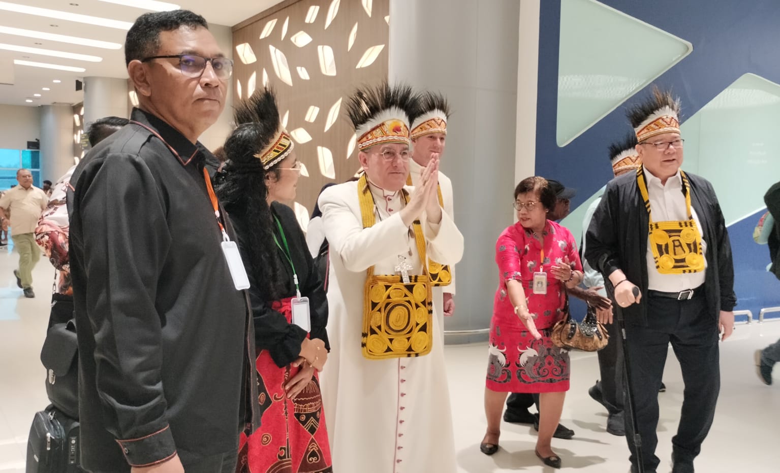 Dubes Vatikan Mgr Piero Pioppo Tiba di Timika : Selamat Pagi, Tuhan Memberkati