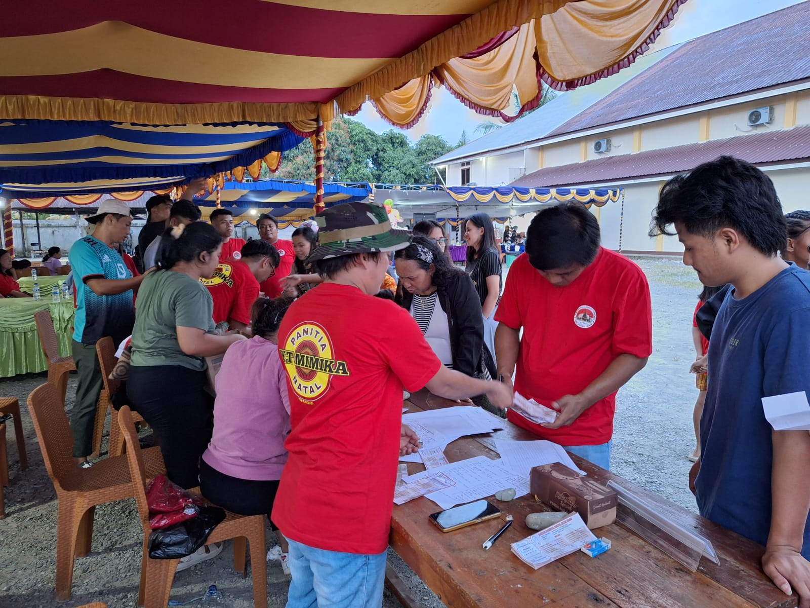 Bazar Natal IKT Mimika Diserbu Warga, Panitia Kewalahan Layani Pengunjung