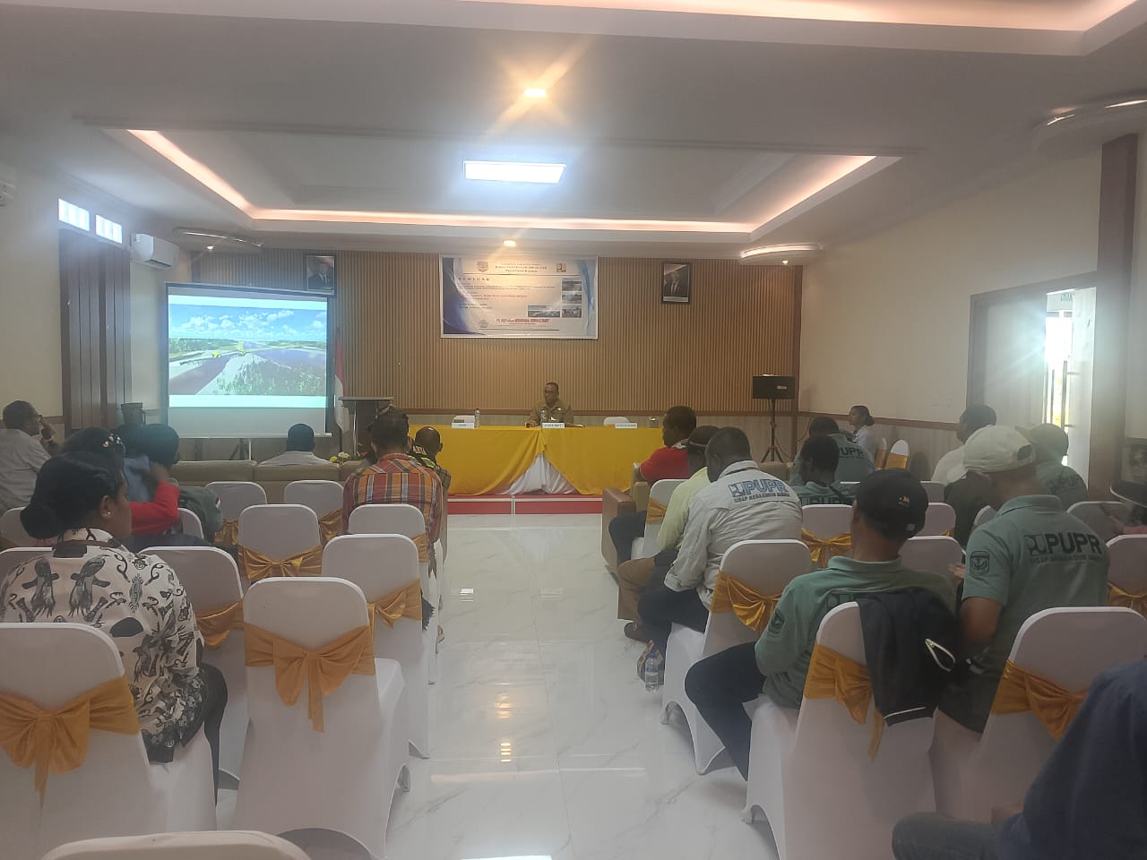 Dinas PUPR Mimika Gelar Seminar Pendahuluan Pembangunan Jembatan Gantung Kampung Mioko – Kamora