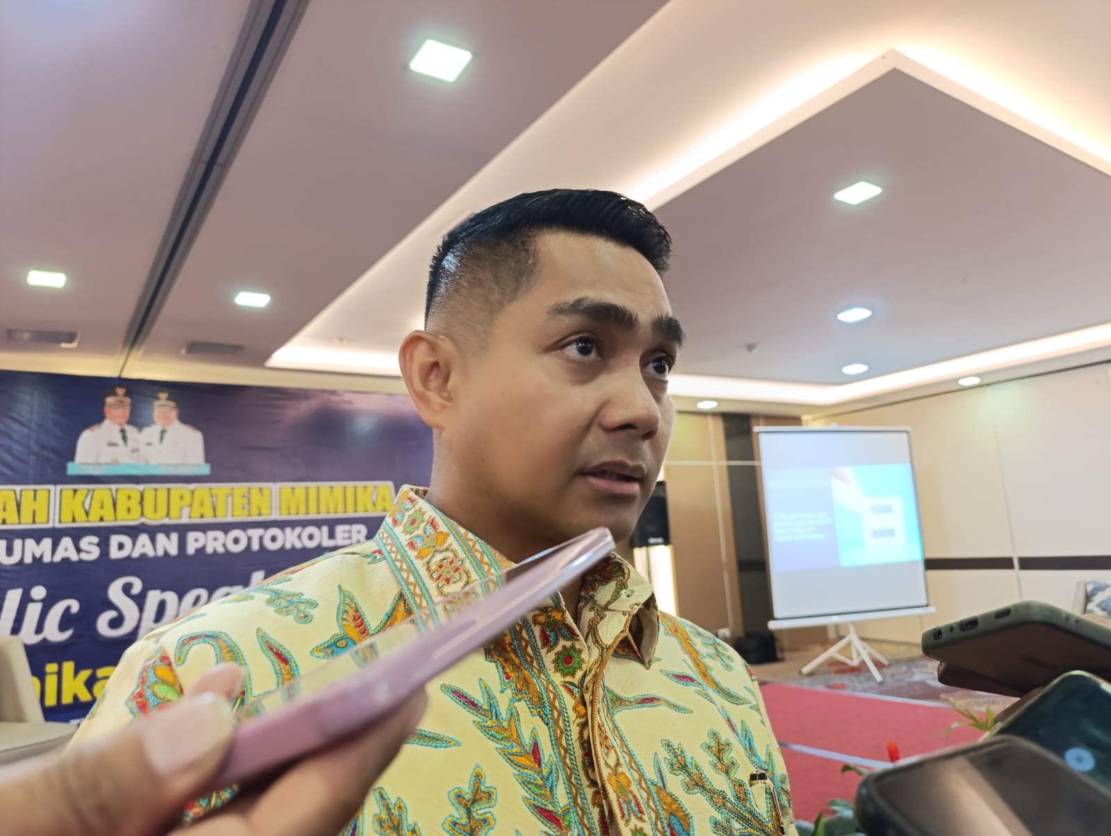Hadir di Mimika, Kemensetneg RI Tekankan Pentingnya Public Speaking bagi Pejabat