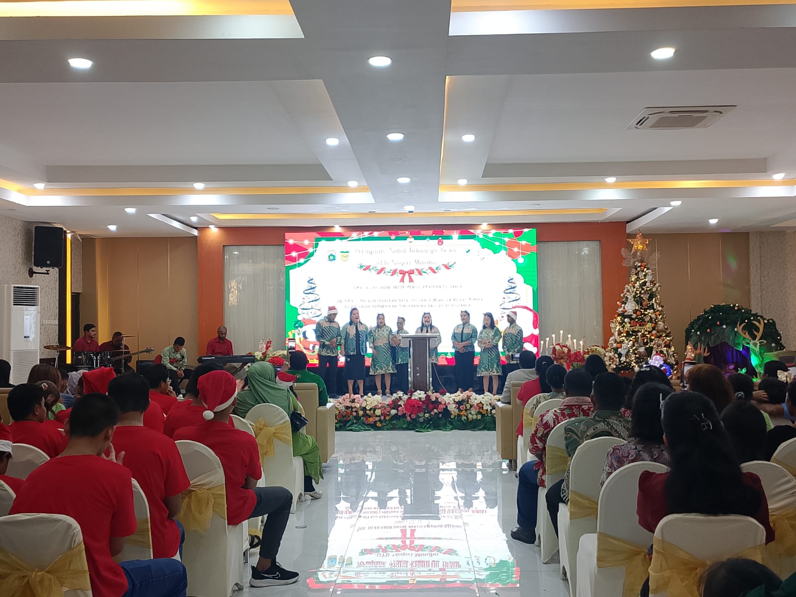 Natal Penuh Kasih, SLB Negeri Mimika Rayakan Kebersamaan dalam Keberagaman