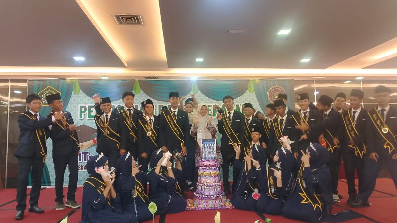 MTs Muhammadiyah 2 Mimika Gelar Perpisahan dan Penamatan Perdana