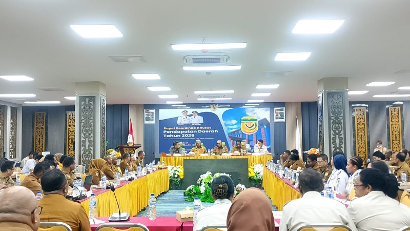 Bupati Mimika Minta Satpol PP Tertibkan Bangunan Liar di Atas Trotoar dan Drainase