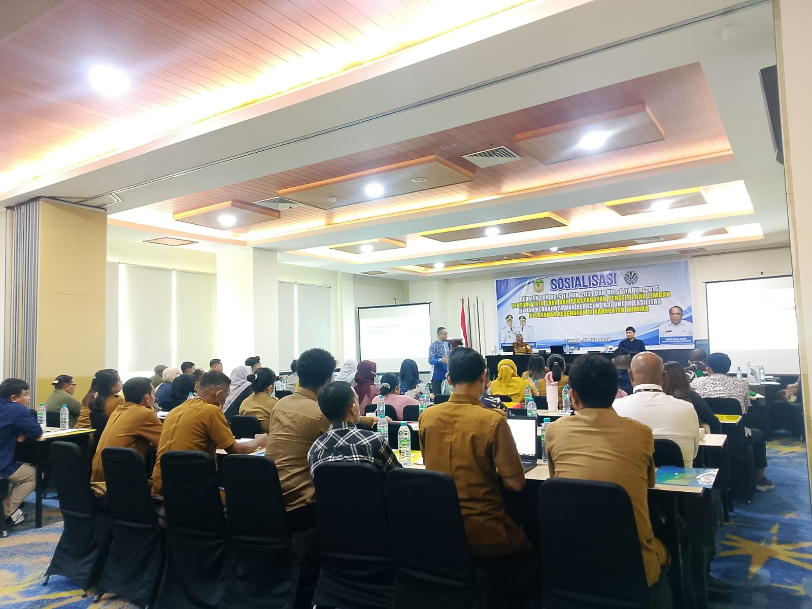 DLH Mimika Sosialisasikan Pengelolaan Limbah B3 bagi Fasilitas Pelayanan Kesehatan