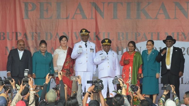 Eltinus Omaleng dan Johannes Rettob Resmi Dilantik Jadi Bupati dan Wakil Bupati Mimika