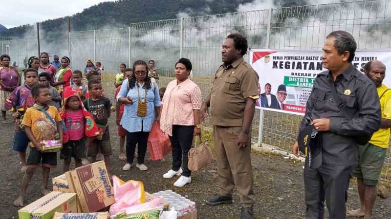 Reses Dewan ke Aroanop, Warga Berharap Bantuan Transportasi Udara