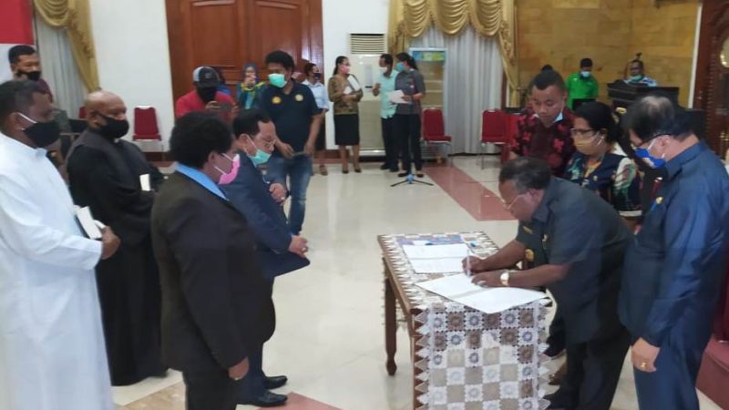 Bupati Omaleng Lantik Pejabat Tinggi Pratama Dilingkup Pemkab Mimika