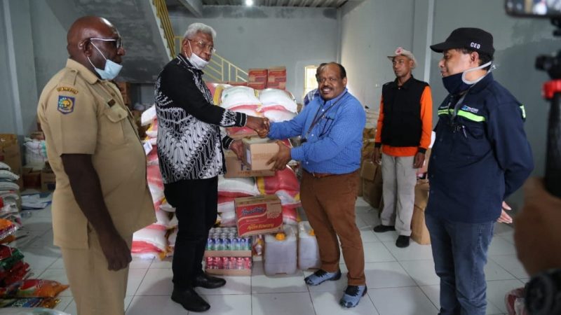 PTFI Salurkan Bantuan Untuk Korban Banjir di Iwaka dan Sekitarnya