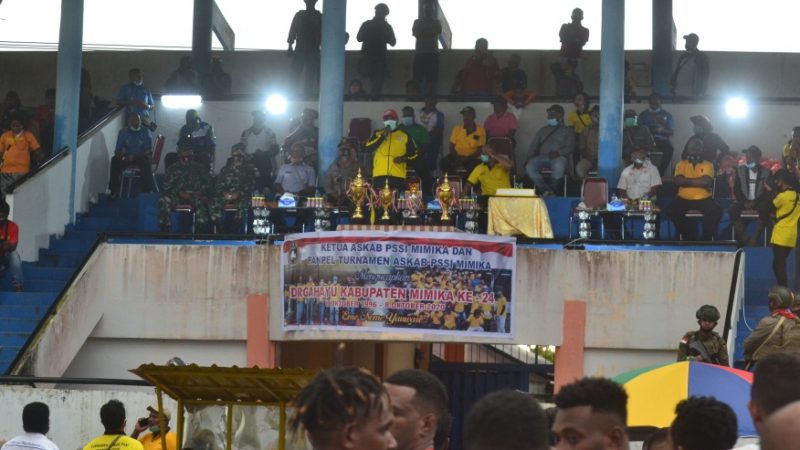 Wania Sabet Juara I, Penutupan Turnamen ASKAB PSSI Ditandai Pemotongan Kue Ultah