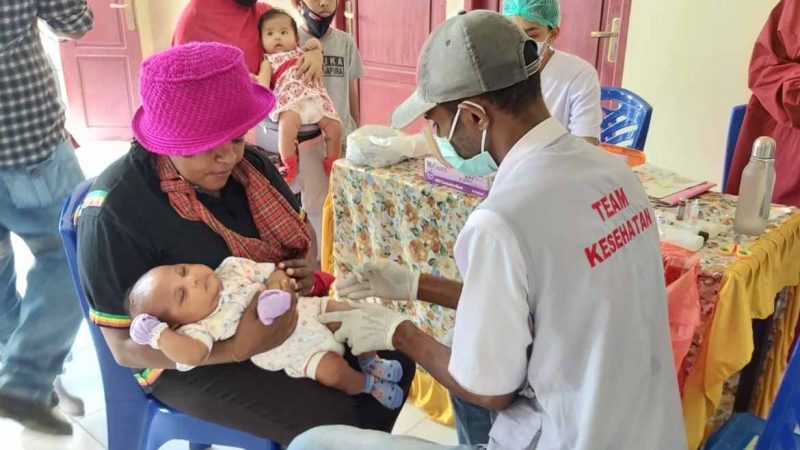 Ratusan Anak Ikut Posyandu di Kampung Mawokau Jaya