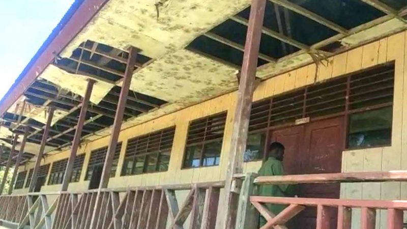 SDI Aikawapuka Rusak Berat, Butuh Penanganan Secepatnya dari Dinas Terkait