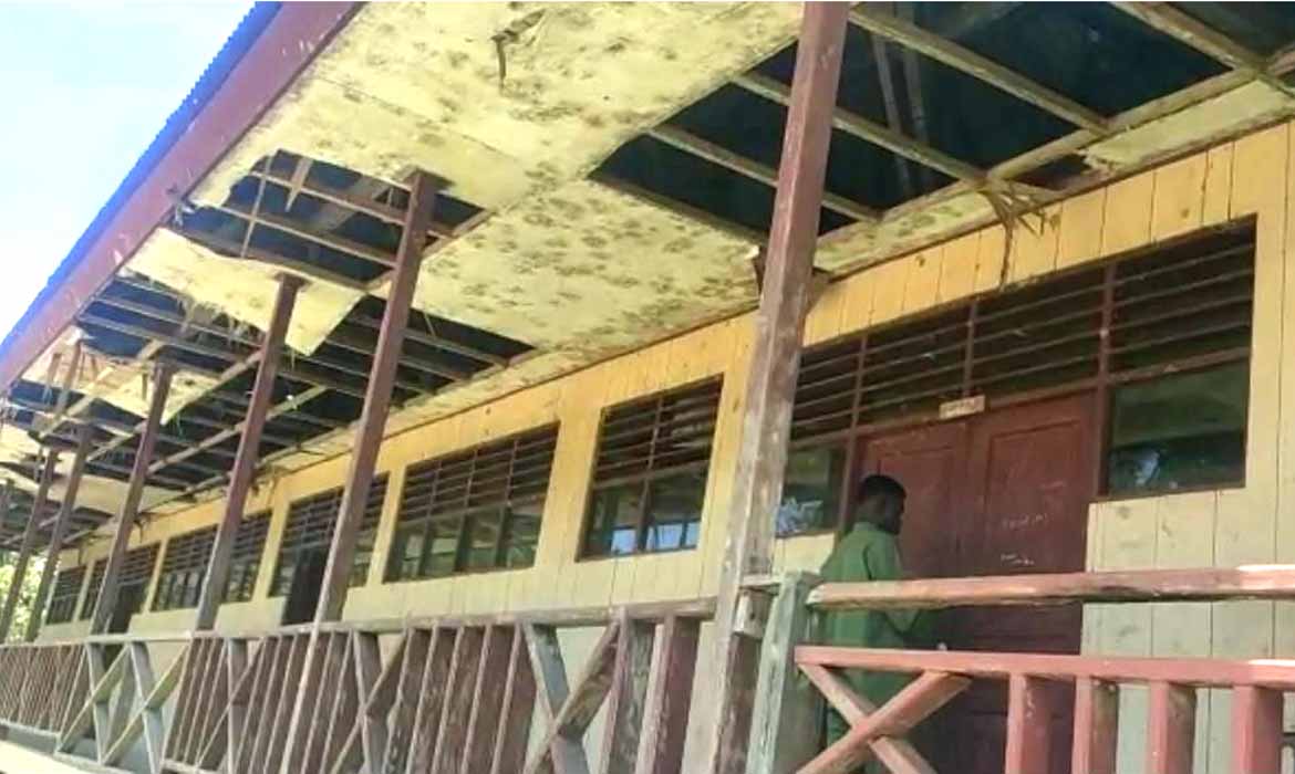 SDI Aikawapuka Rusak Berat, Butuh Penanganan Secepatnya dari Dinas Terkait