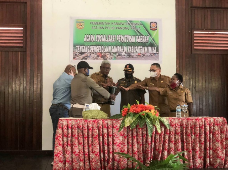 Wabup Tegaskan Kelurahan Kebun Sirih Harus Bebas Sampah Dalam Tiga Bulan