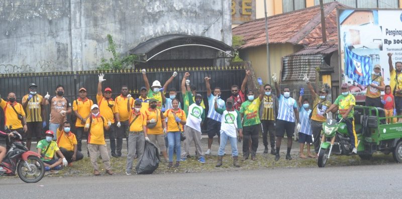 Peringati Hari Bumi, KNPI Gandeng Berbagai Organisasi dan Komunitas Bersih bersih Kota Timika