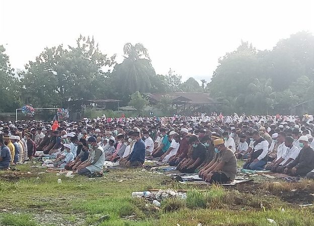 Ribuan Jamaah Shalat Ied di Lapangan Timika Indah