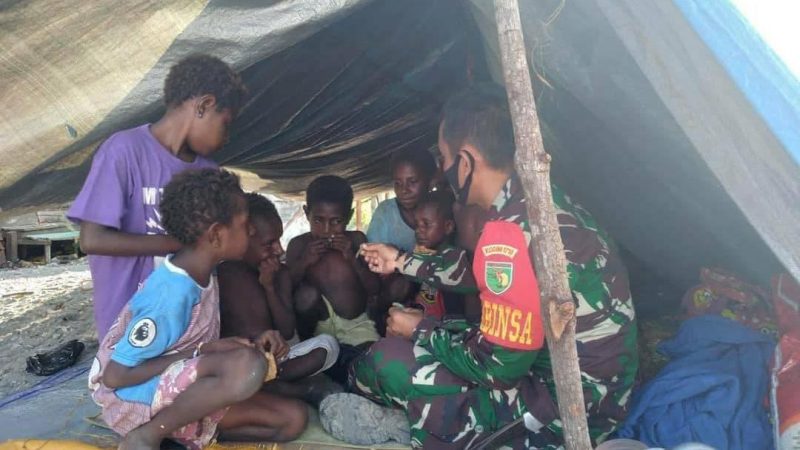 Memperkokoh Kemanunggalan TNI Dengan Rakyat, Babinsa Koramil Mapurujaya Beri Motivasi Anak Anak Wania