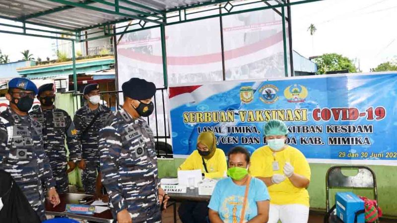 TNI AL Bersama Pemkab Mimika Gelar Serbuan Vaksinasi Covid-19 di Mimika