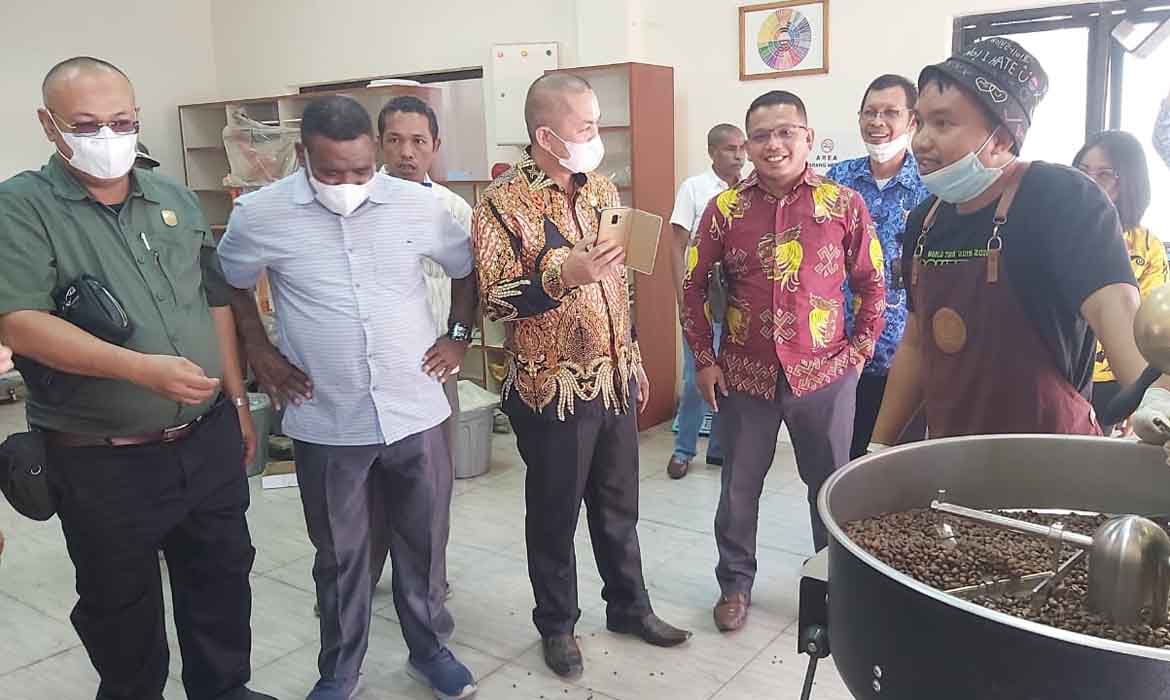 Komisi B DPRD Mimika Tinjau Sentra Pengolahan Kopi Bantaeng