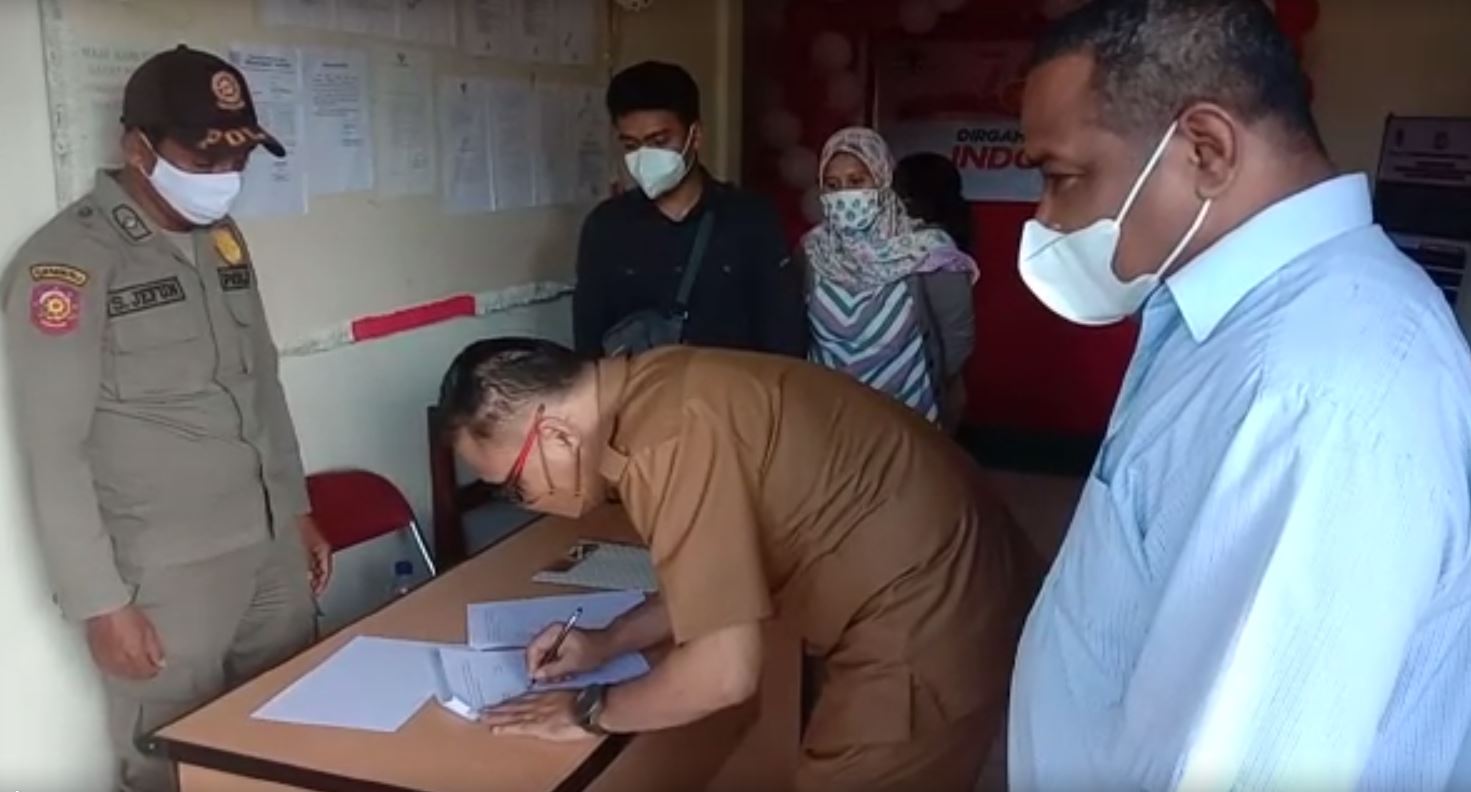 DLH Mimika Serahkan Satu Unit Roda Tiga, Support Sekretariat Sub PB PON XX Mimika