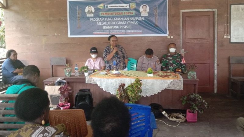 Babinsa Koramil Kokonao Sertu Hendrik Hadiri Pembentukan Pokja Program Pembangunan Kampung