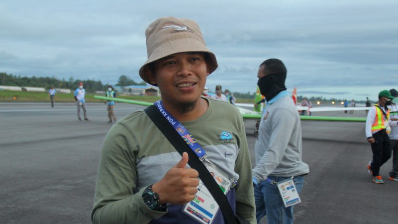 Andri Abdul Rohman Sumbang Emas Bagi Papua di Cabor Terbang Layang di Klaster Mimika