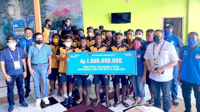 Bonus Rp 1 Milyar dari Freeport untuk Tim Sepak Bola Papua Peraih Medali Emas PON XX