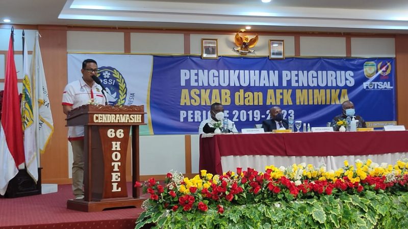 Michael Gomar :  Pengurus Harus Bekerja Keras Majukan Sepakbola Mimika