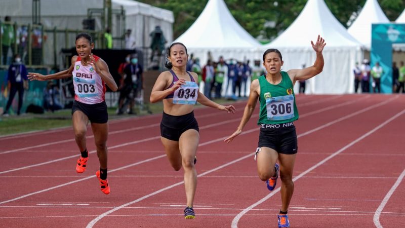 Sri Mayasari (Sumsel) Sabet Emas di Nomor Lari 200 Meter Putri