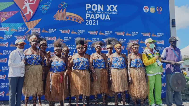 Pembukaan Pertandingan Cabor Aeromodelling Diawali Tarian Adat Kamoro