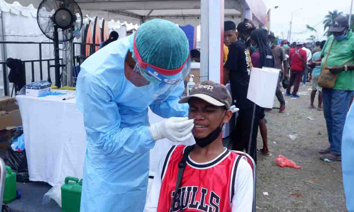 Penonton Gebyar PON XX Wajib Antigen