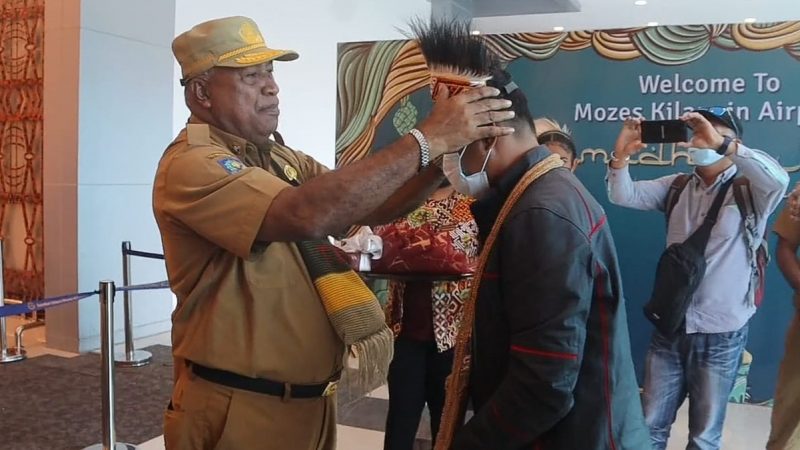 Tiba di Timika, Bupati Untung Tamsil Hadiri Halal Bi Halal Kerukunan Keluarga Fakfak