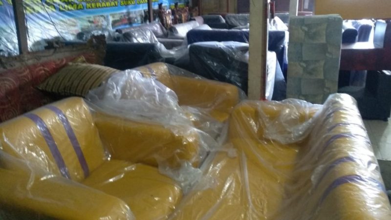 Kursi Sofa Buatan Anak-Anak Binaan YPTP Siap Dijual