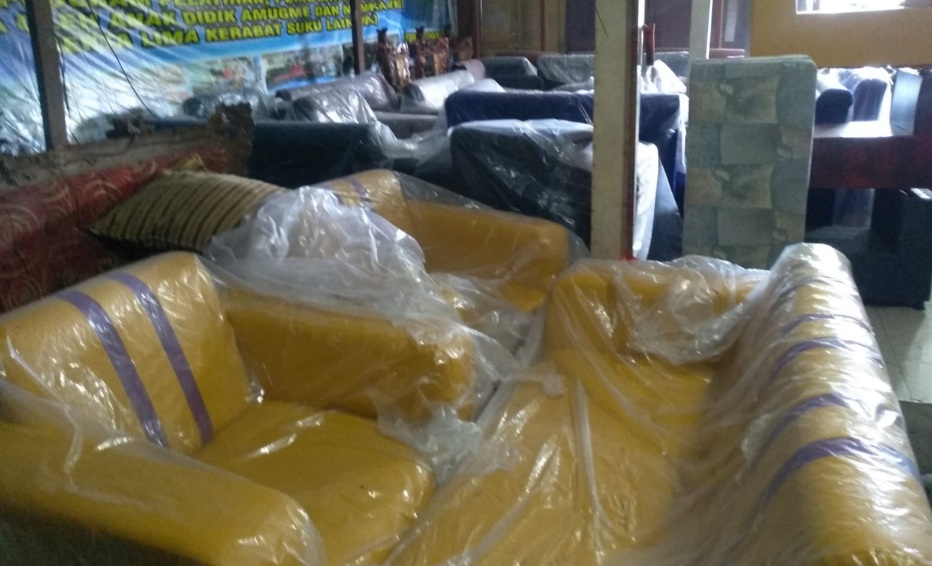 Kursi Sofa Buatan Anak-Anak Binaan YPTP Siap Dijual
